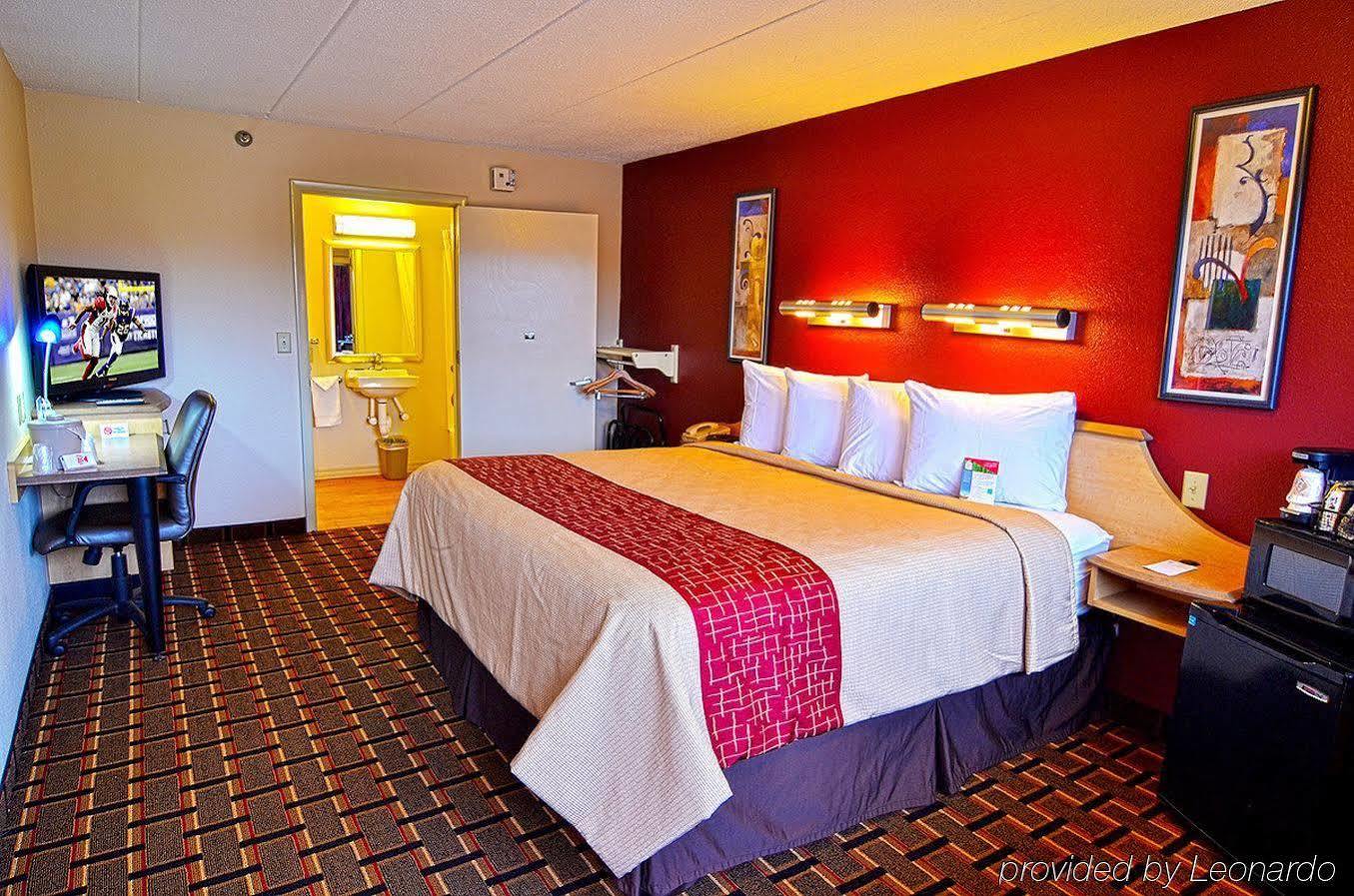 Red Roof Inn Cincinnati Northeast - Blue Ash Exteriör bild