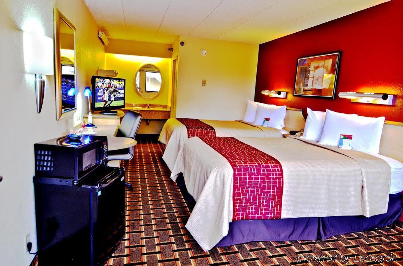 Red Roof Inn Cincinnati Northeast - Blue Ash Exteriör bild