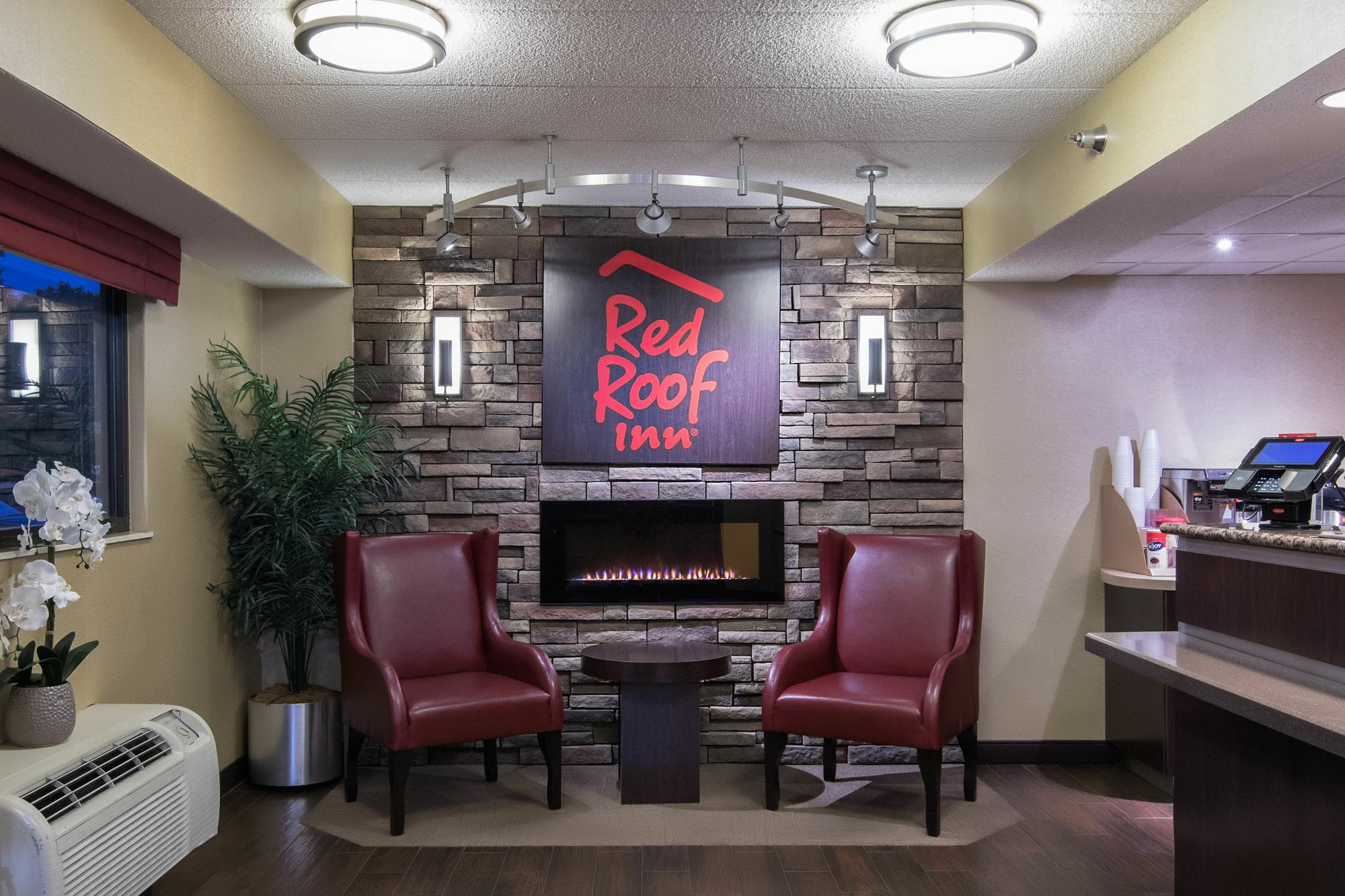 Red Roof Inn Cincinnati Northeast - Blue Ash Exteriör bild
